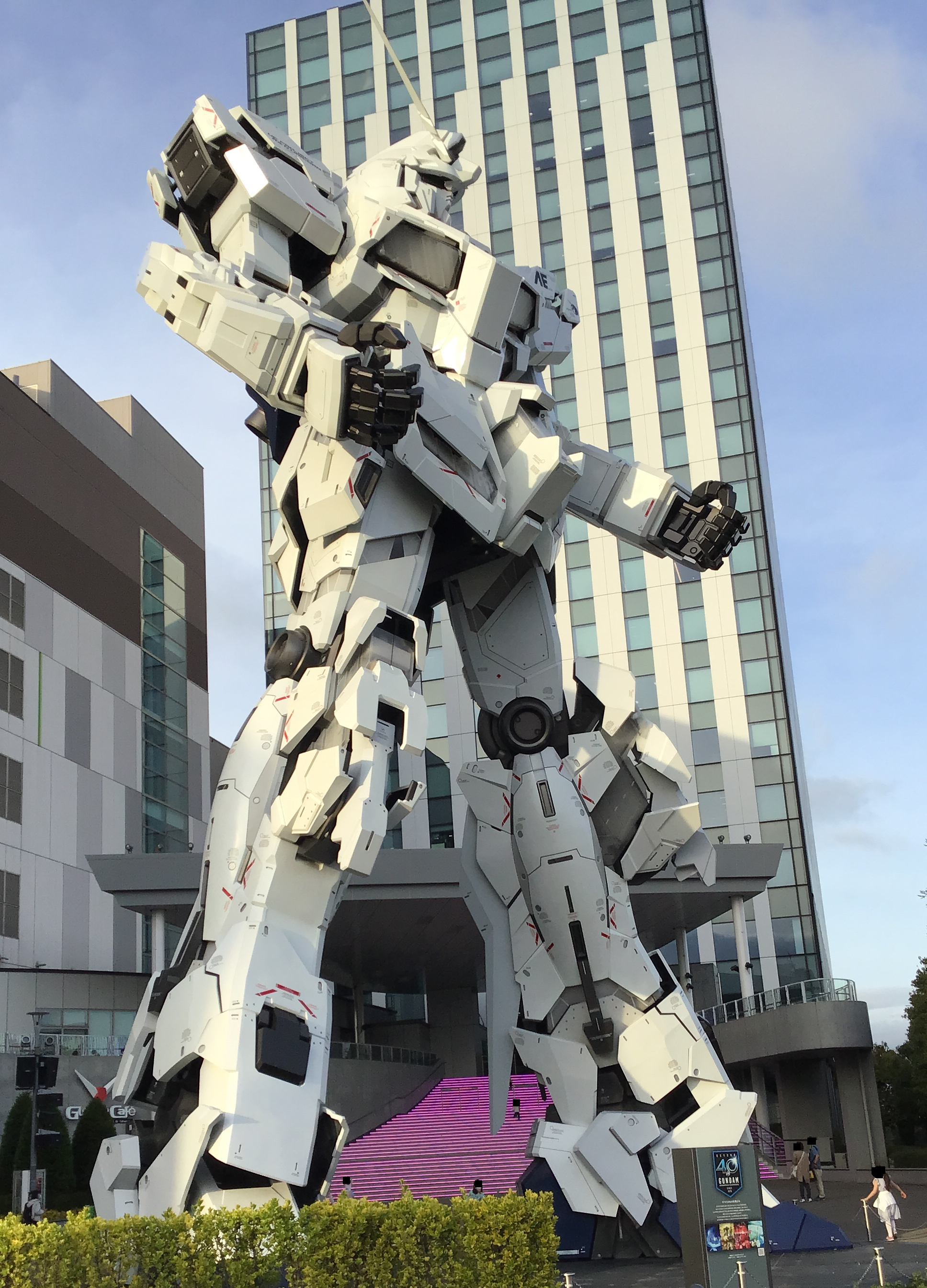 Mecha Statue outside Diver City