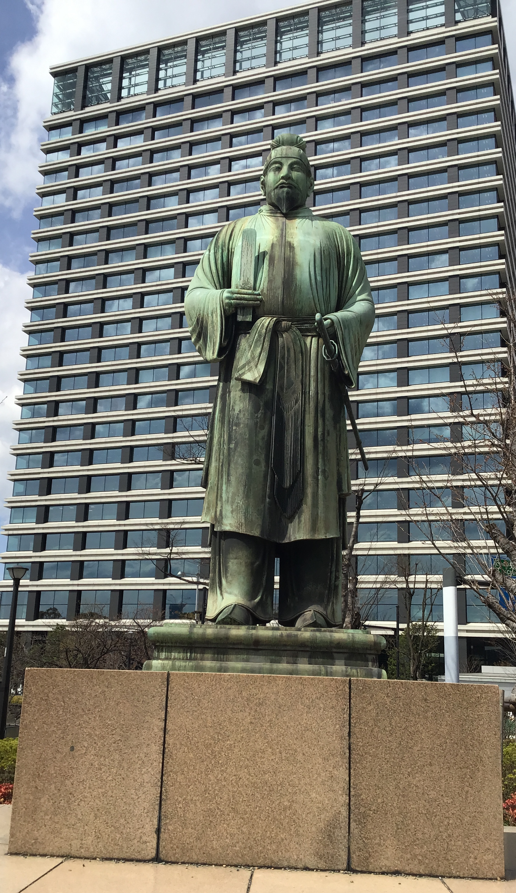 A statue near the imperial palace